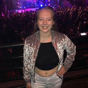 Meet your Posher, Astasha